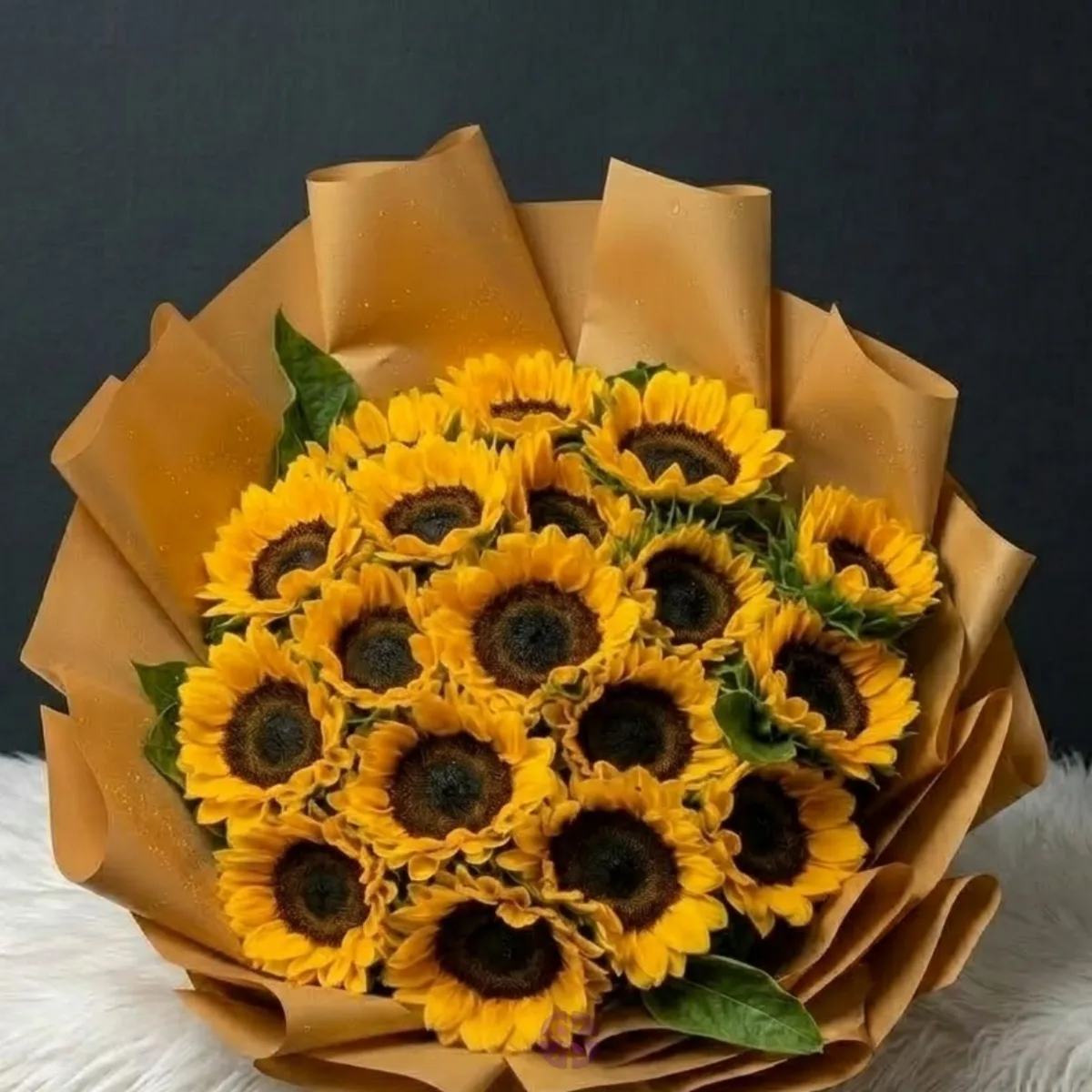 15-Pieces Fresh Sunflower Hand Bouquet in Golden Wrap
