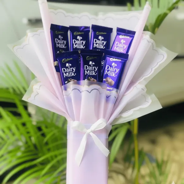 The Lilac 7-Bar Dairy Milk Hand Bouquet