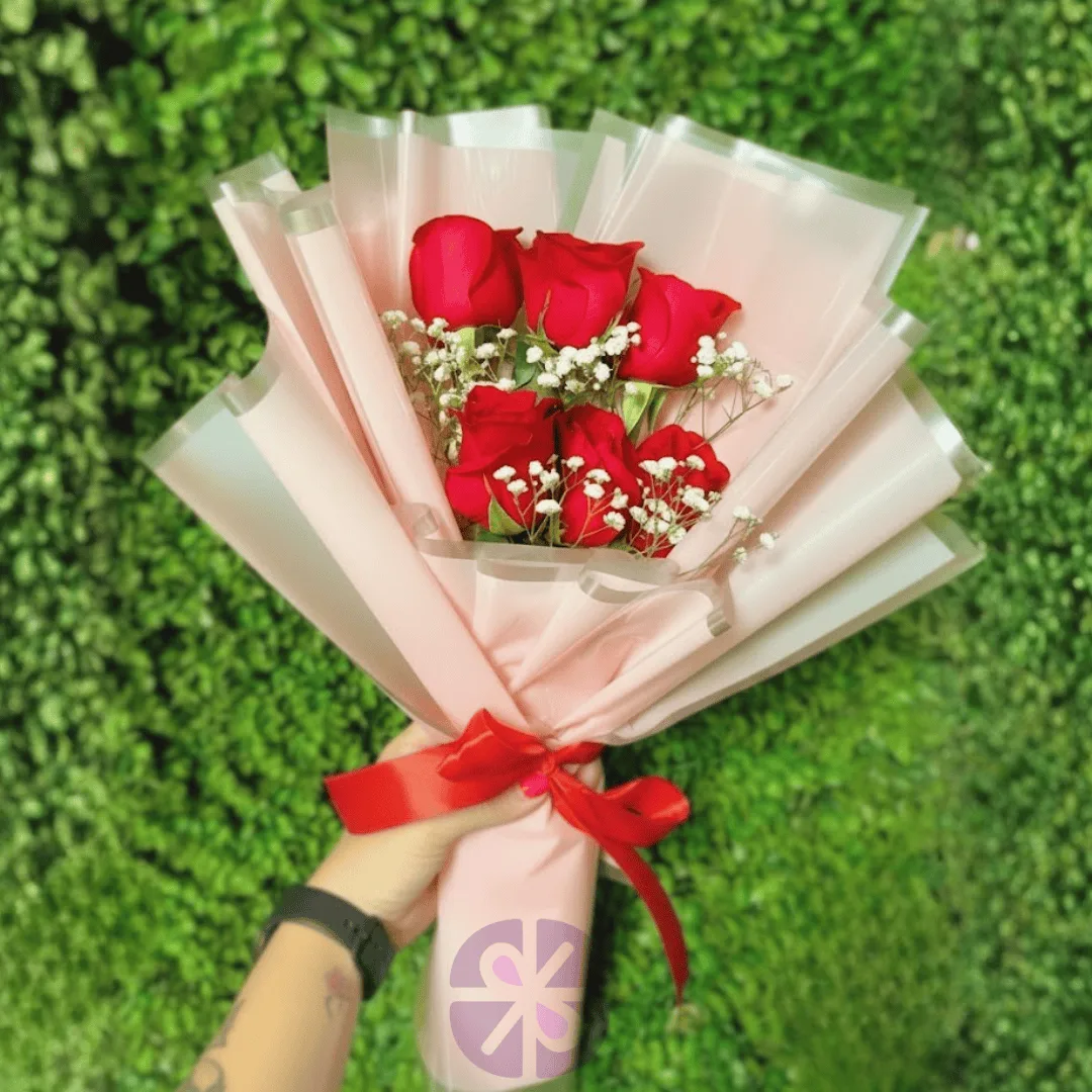 The Classic Red Roses & Baby's Breath Mini Bouquet