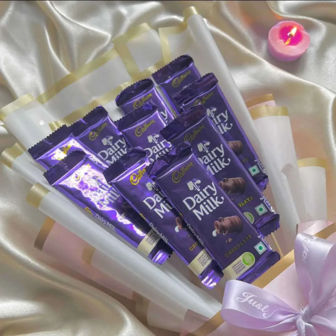 Lavender Luxe Cadbury Dairy Milk Bouquet (White & Gold Wrap)