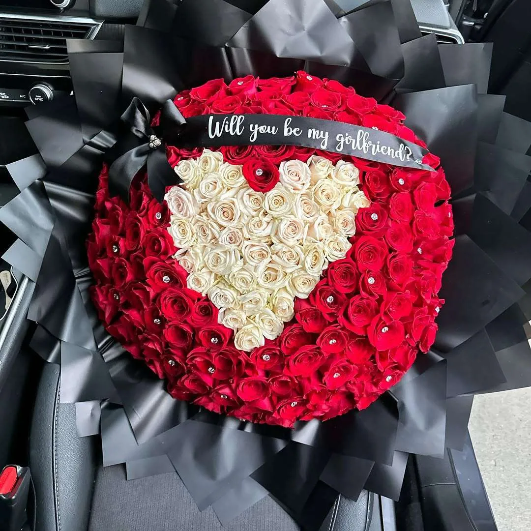Heart-Shaped Rose Bouquet – Red & White Roses with Black Wrap