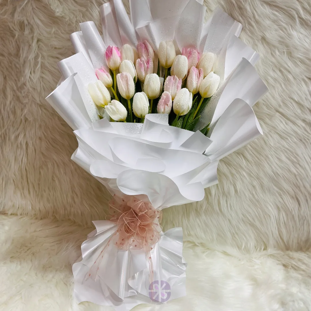 Luxury 20 Fresh White and Baby Pink Tulip Hand Bouquet