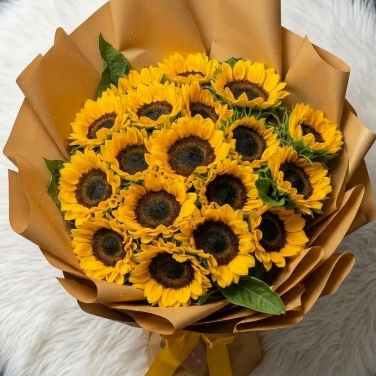 15-Pieces Fresh Sunflower Hand Bouquet in Golden Wrap
