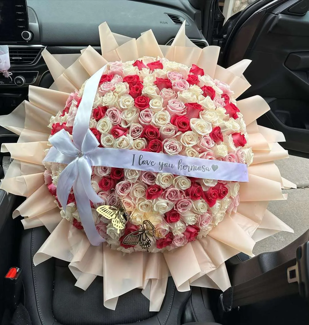 “I Love You ” Pink & White Rose Bouquet with Golden Butterflies