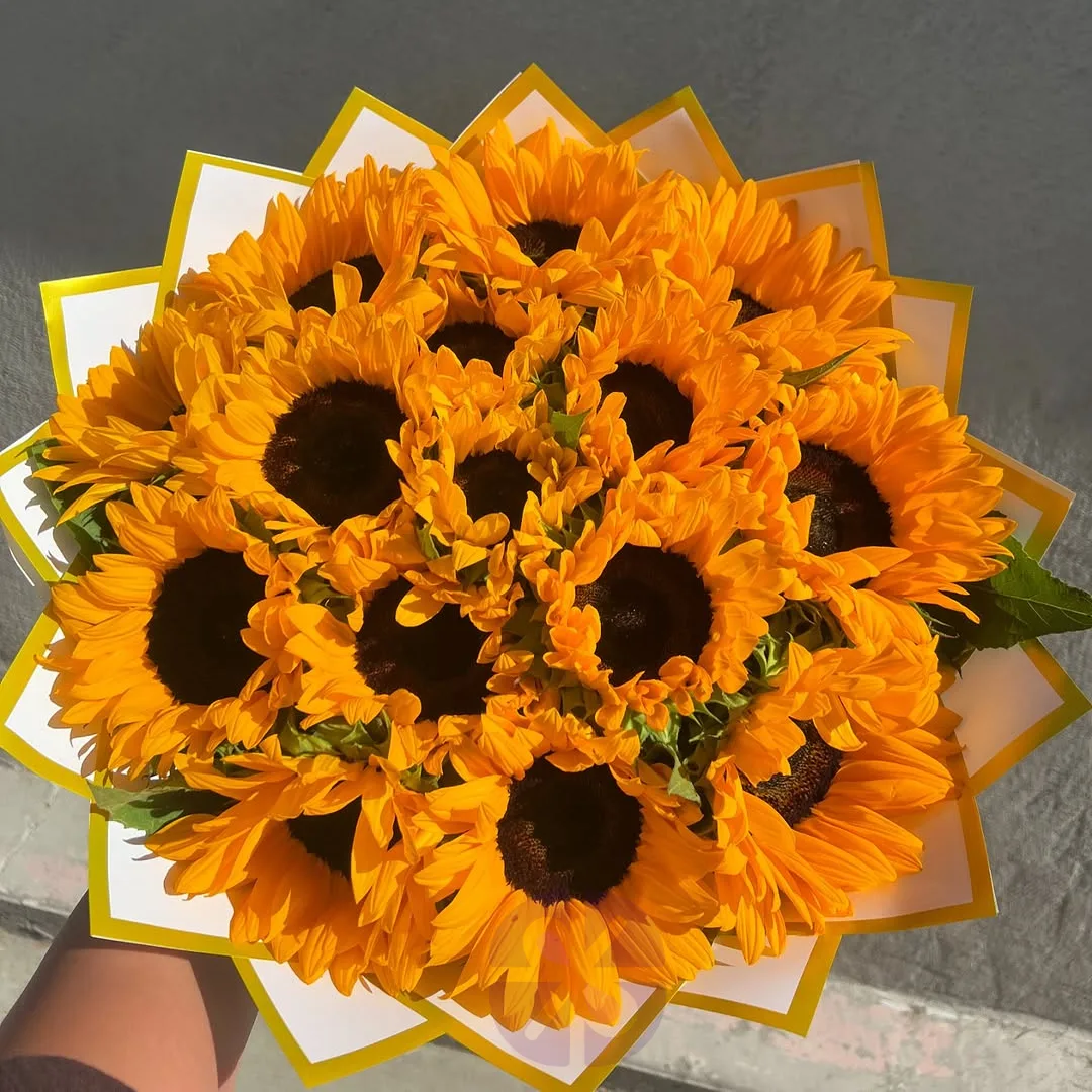 The Burst of Sunshine 15-Head Sunflower Grand Bouquet