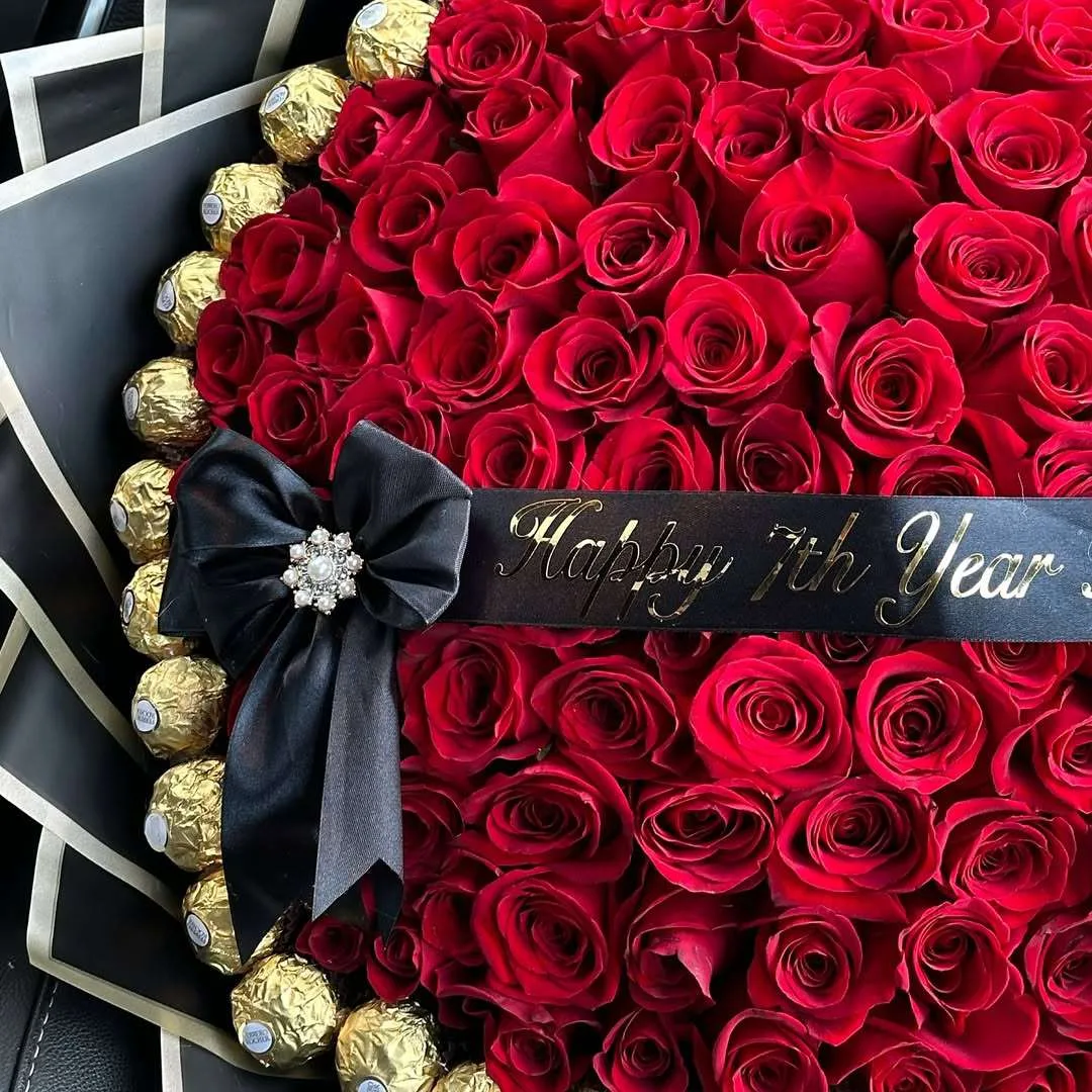 Anniversary Red Rose & Ferrero Rocher Bouquet