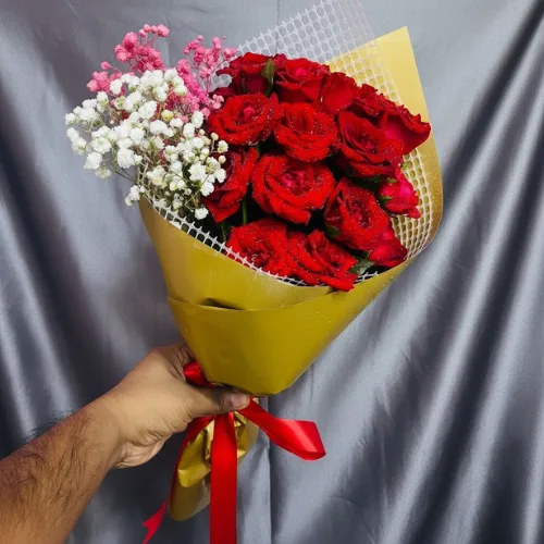 15 Romantic Red Rose & Gold Accent Bouquet