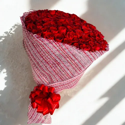 Classic 100 Red Roses Bouquet with Elegant Red Net Wrapping & Ribbon – Perfect for Proposal, Anniversary & Valentine’s Day