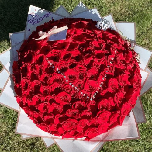 Deluxe Red Rose Heart Bouquet with Pearl Design & Crown