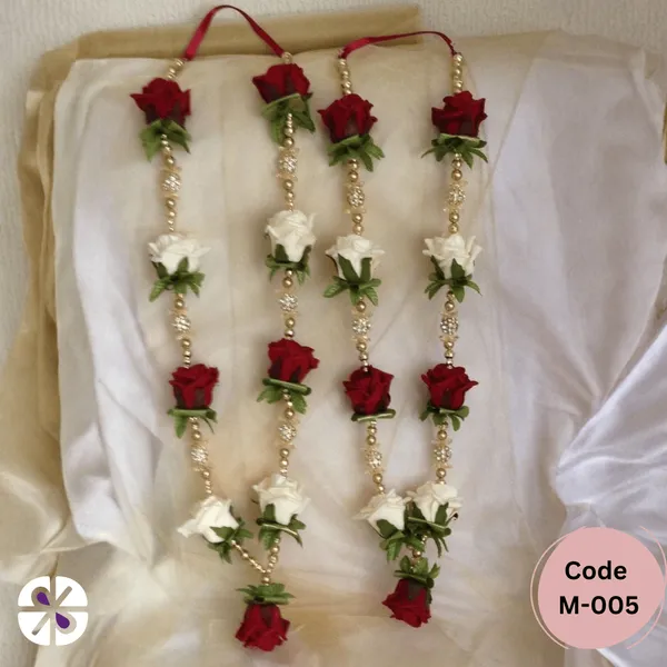 Contemporary Red & White Rose Wedding Garland with Gold Beaded Chain
