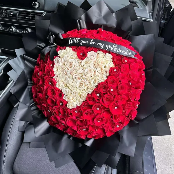 Heart-Shaped Rose Bouquet – Red & White Roses with Black Wrap