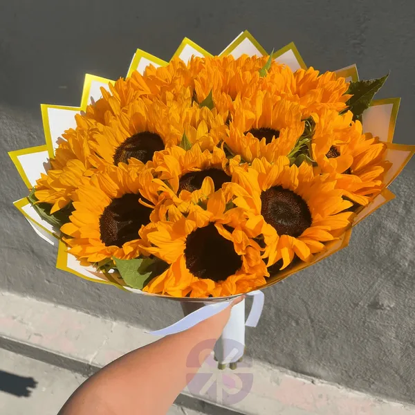 The Burst of Sunshine 15-Head Sunflower Grand Bouquet