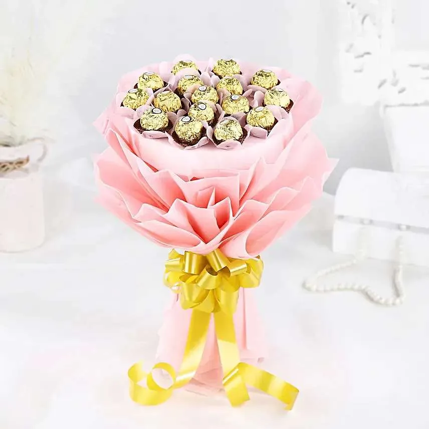 Luxury Ferrero Rocher Chocolate Bouquet – Wrapped in Soft Pink Elegance