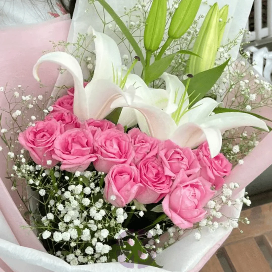 Premium White Lily, Pink Rose & Gypsy Hand Bouquet