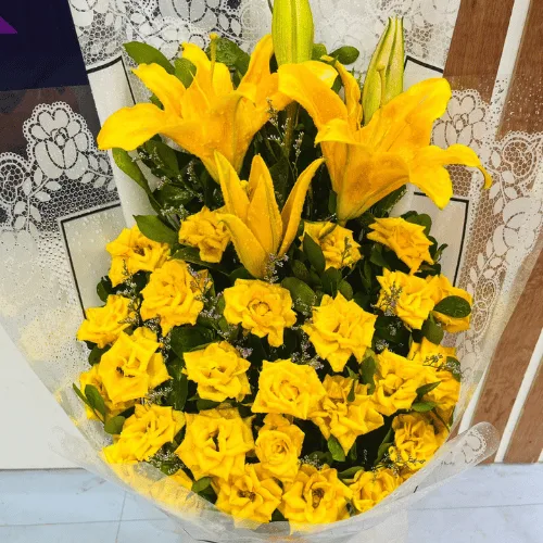 Golden Glow Yellow Lily Bouquet