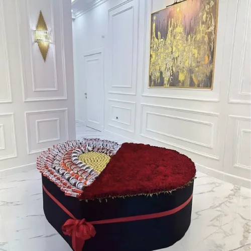 The Royal 500 Ultimate Luxury Rose & Mix Chocolate Masterpiece